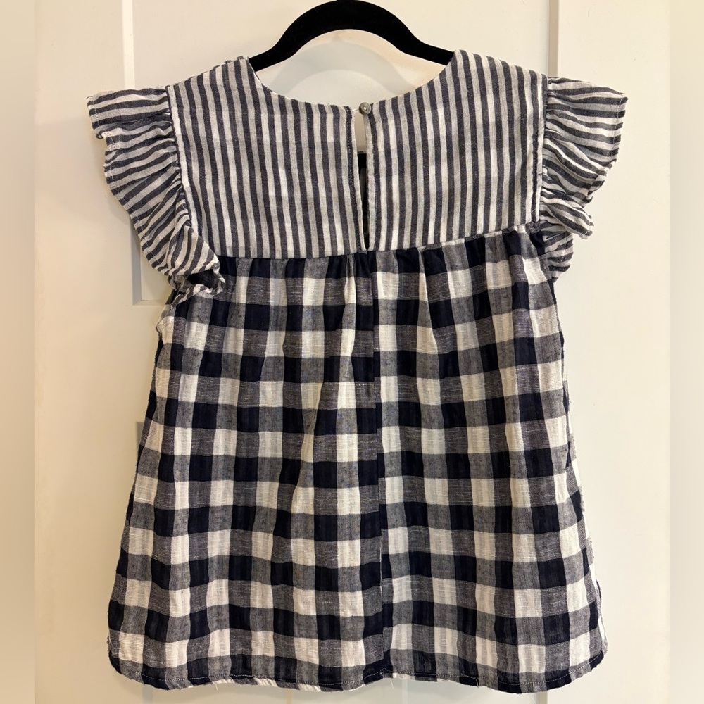 VOY Flutter-Sleeve Gingham Swing Blouse - Picture 5 of 7
